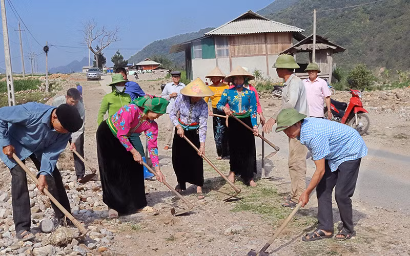 Mở rộng đường giao thông nông thôn ở xã Ngọc Chiến, huyện Mường La, Sơn La (Ảnh minh họa: Tuấn Đức).