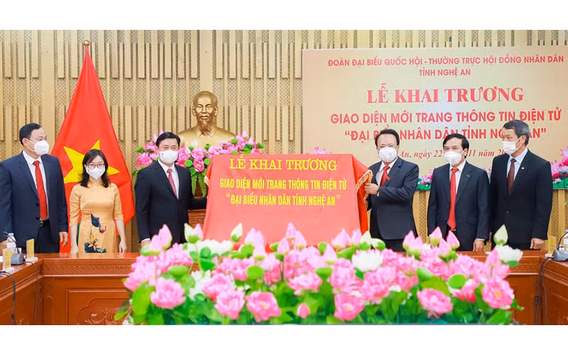 Khai trương giao diện mới của trang thông tin điện tử.