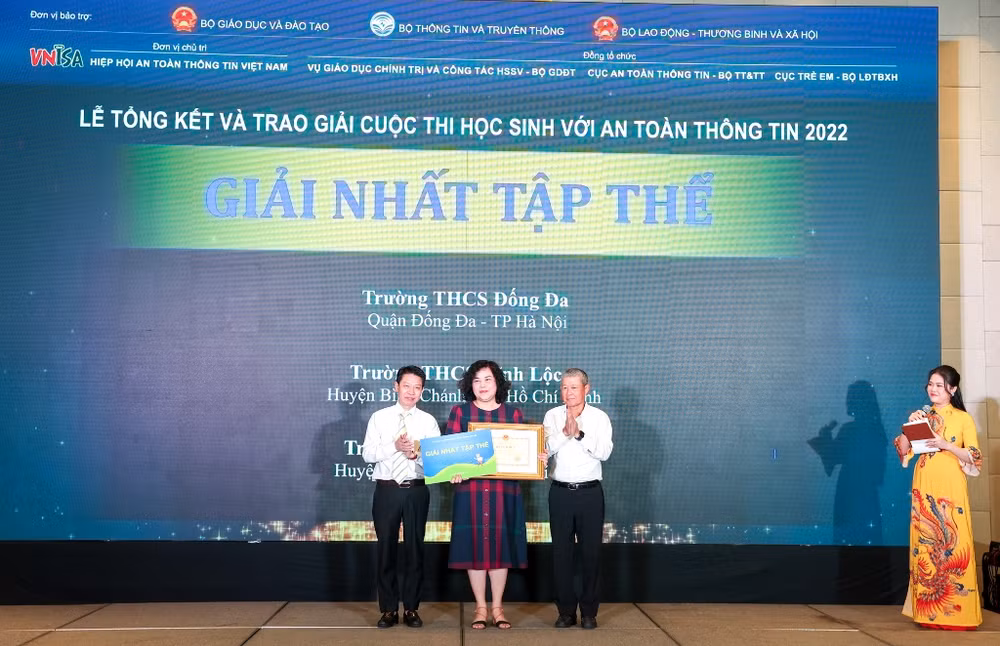 Học sinh với An toàn thông tin: Trang bị kỹ năng phòng tránh rủi ro mạng cho trẻ em -0