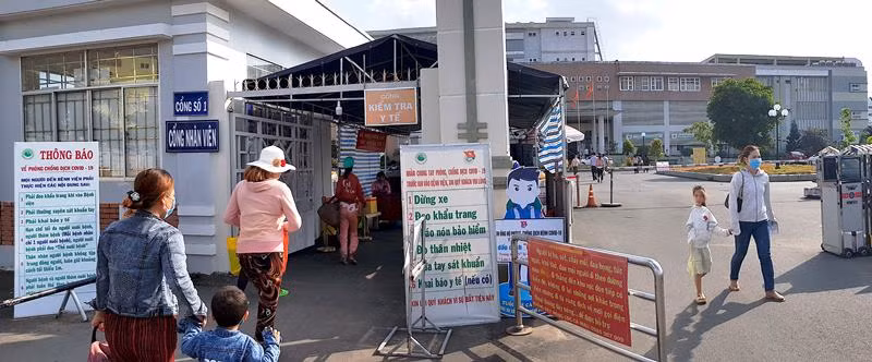 Cà Mau chỉ đạo xử lý vụ chiếm bãi giữ xe tại Bệnh viện Sản - Nhi -0