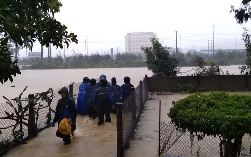 Ứng phó mưa lũ lớn tại các tỉnh miền trung -0