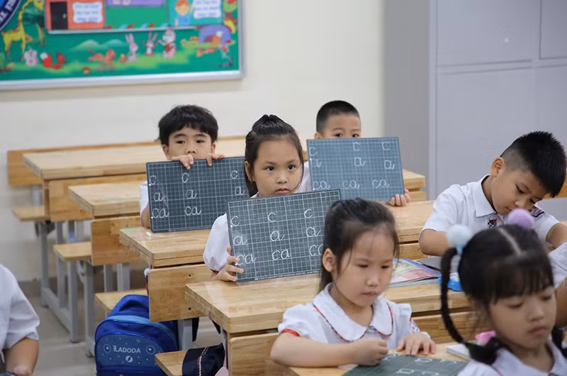  Giờ học tiếng Việt của học sinh Trường tiểu học Thăng Long (quận Hoàn Kiếm, Hà Nội) năm học 2020-2021. (Ảnh: THẾ ĐẠI)