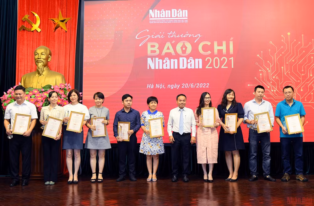 Hình ảnh Lễ Kỷ niệm 97 năm Ngày Báo chí Cách mạng Việt Nam -0