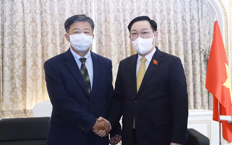 Chủ tịch Quốc hội Vương Đình Huệ tiếp đại diện một số tập đoàn lớn của Hàn Quốc -0