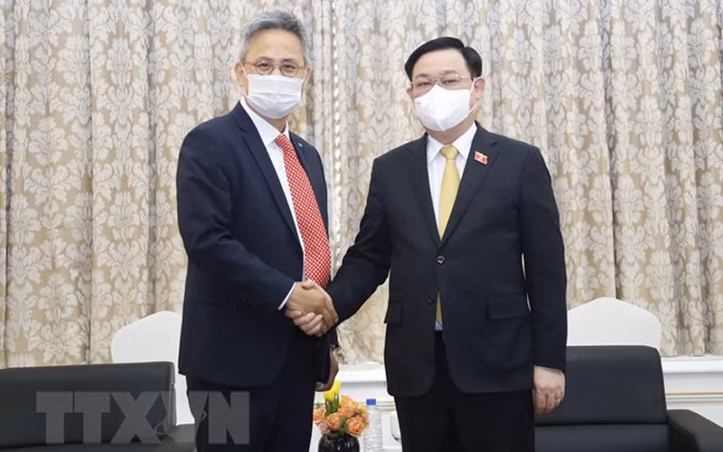 Chủ tịch Quốc hội Vương Đình Huệ tiếp đại diện một số tập đoàn lớn của Hàn Quốc -0