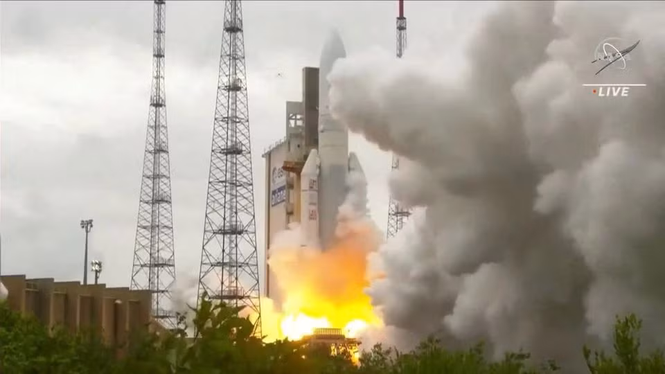 NASA phóng&nbsp;kính viễn vọng không gian James Webb lên vũ trụ -0