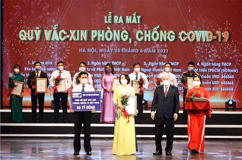 Tập đoàn Masan ủng hộ 60 tỷ đồng vào Quỹ vaccine phòng Covid-19.