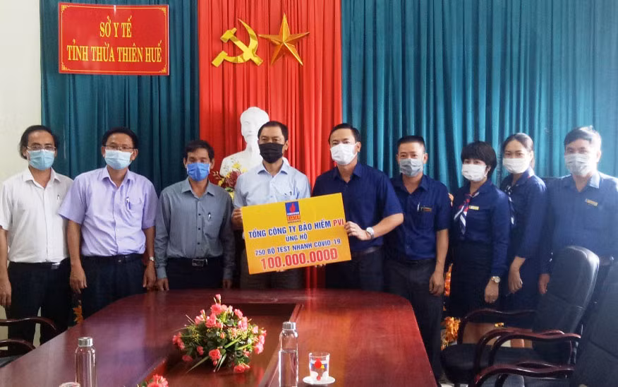Nhiều tập thể, cá nhân tiếp tục ủng hộ Quỹ Vaccine phòng chống Covid-19 -0