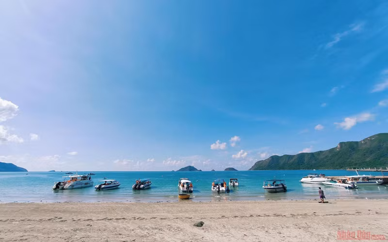 Côn Đảo đang là diểm đến hấp dẫn với nhiều du khách Việt Nam khi chuyến bay thẳng tới Côn Đảo từ nhiều điểm trên cả nước được đưa vào hoạt động (Ảnh: NDĐT)