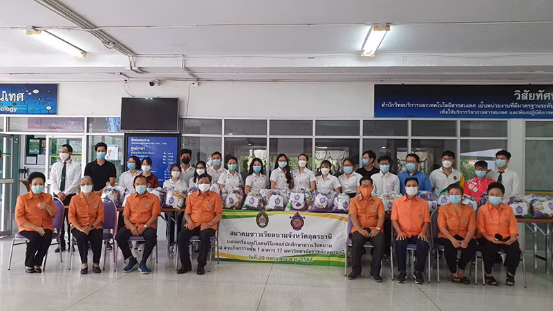 Hội người Việt tỉnh Udon Thani (Thái Lan) chia sẻ khó khăn với lưu học sinh Việt -0