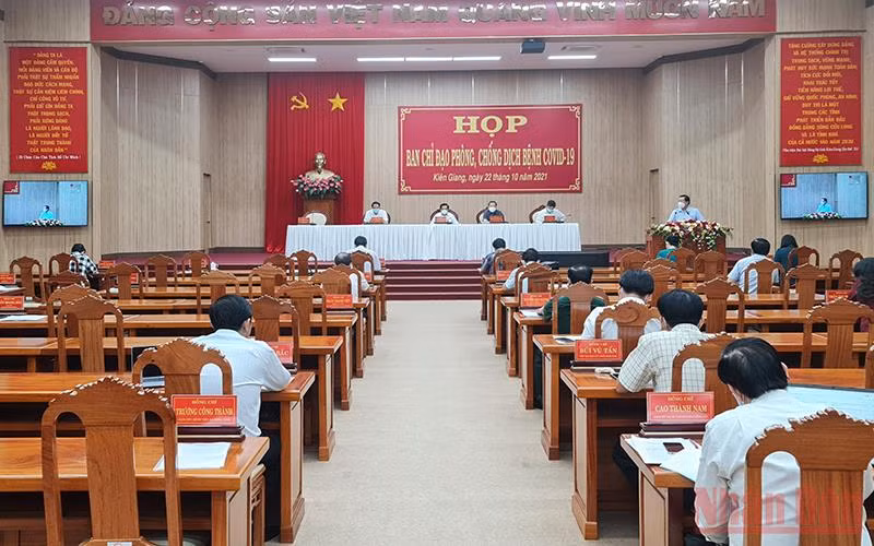 Họp Ban chỉ đạo phòng chống Covid-19 tỉnh Kiên Giang sáng 22/10.