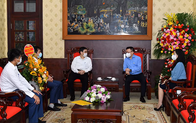 Tin tiếp khách 21-6 để ghép -0