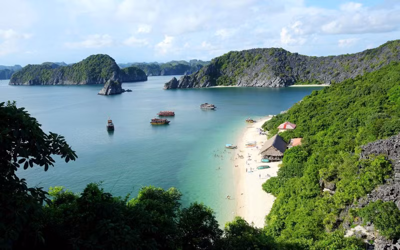 Nhiều địa phương đã mở lại du lịch nội tỉnh nhưng hết sức thận trọng. (Ảnh: CTV)
