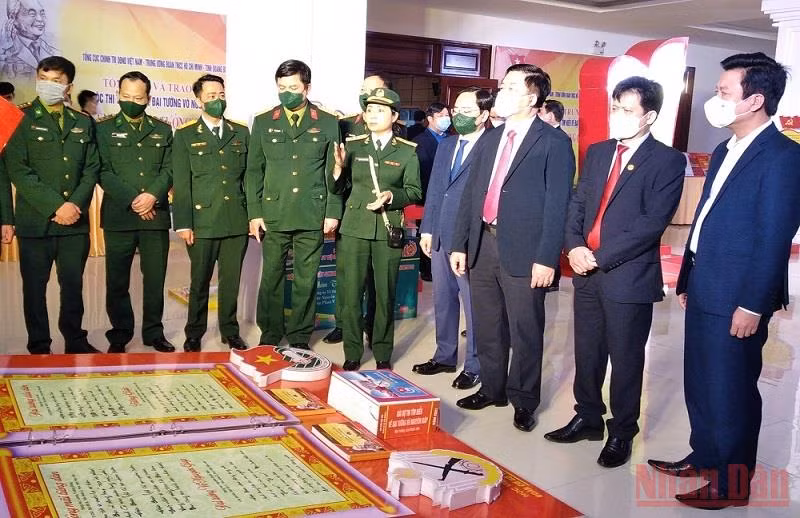 Trao giải cuộc thi “Võ Nguyên Giáp- Đại tướng của nhân dân” -0