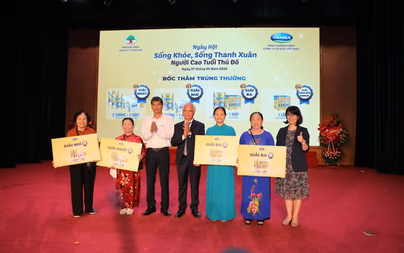 Tưng bừng Ngày hội “Sống khỏe, sống thanh xuân”người cao tuổi thủ đô -0