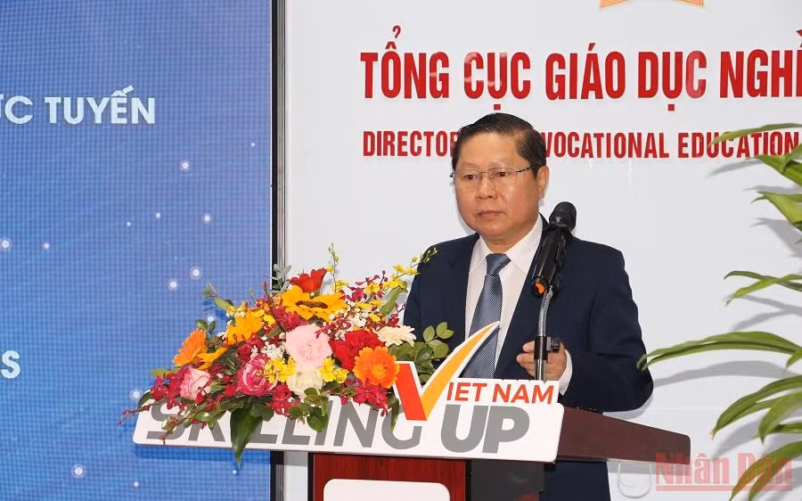 Thứ trưởng Lê Tấn Dũng phát biểu tại Lễ khai mạc.