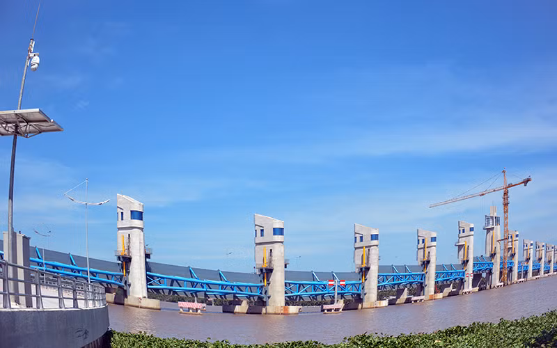 Cống Cái Lớn, một trong những hạng mục chính của dự án Hệ thống thủy lợi Cái Lớn-Cái Bé. Ảnh: Quốc Trinh 