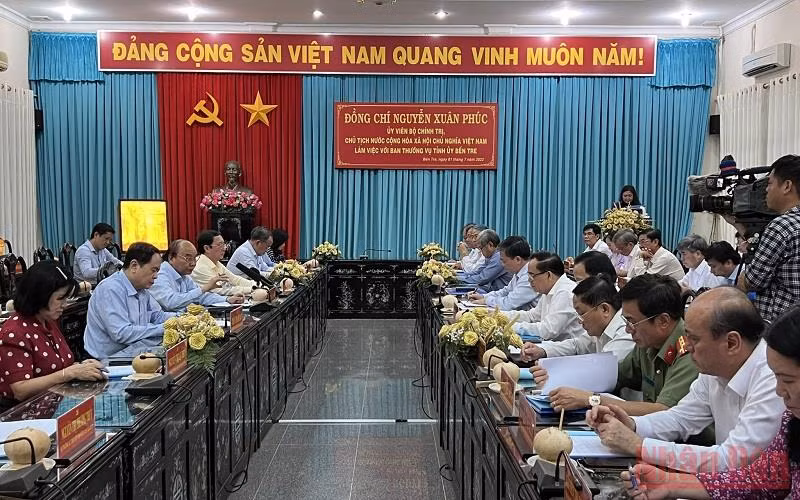 Toàn cảnh buổi làm việc.