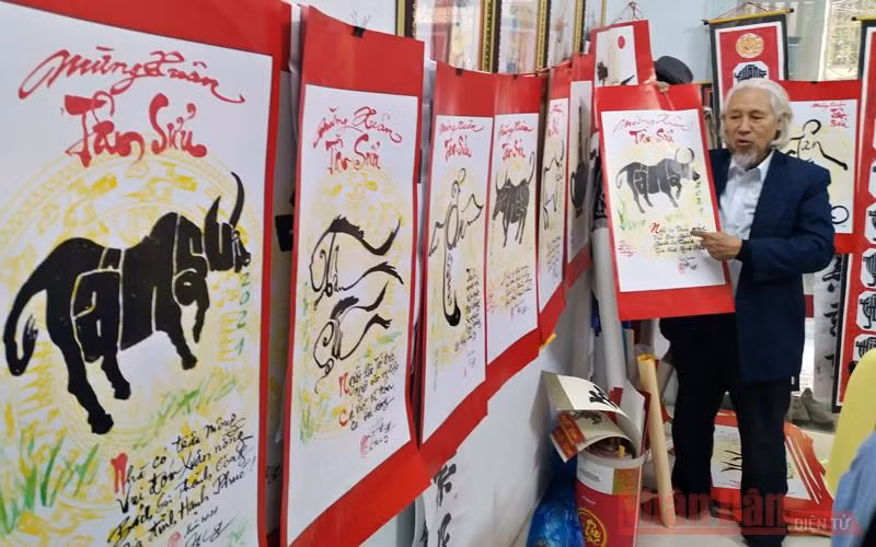 Nhà thư pháp Lê Thiên Lý và các bức thư pháp độc đáo 