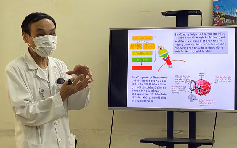GS, TS Mai Trọng Khoa, nguyên Giám đốc Trung tâm Y học hạt nhân và Ung bướu, Bệnh viện Bạch Mai.