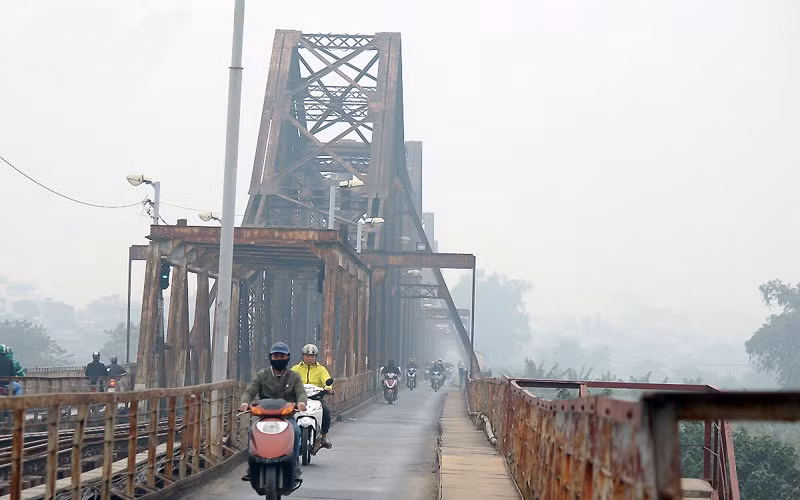 Khu vực Hà Nội sáng và đêm có mưa phùn và sương mù, rét về đêm và sáng. (Ảnh minh họa)
