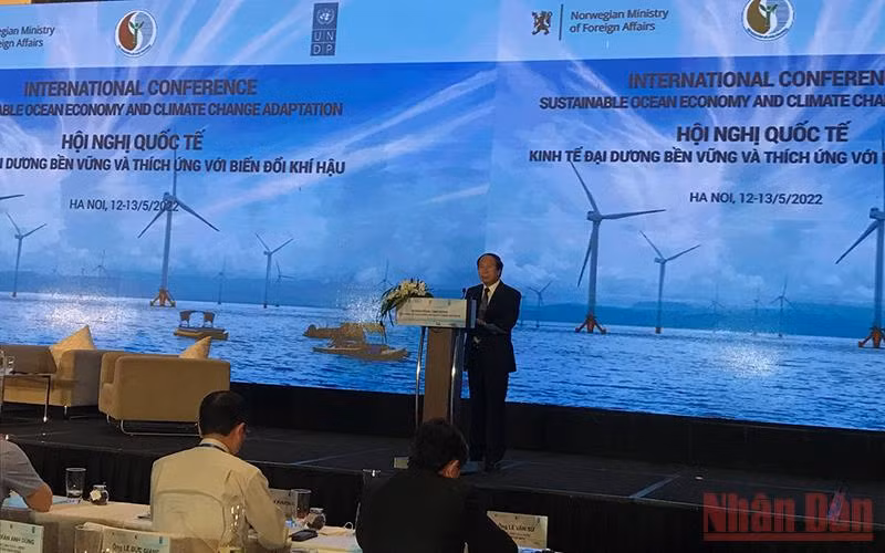 Phó Thủ tướng Chính phủ Lê Văn Thành phát biểu tại hội nghị.
