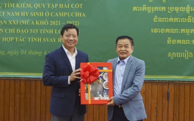 Long An: Quy tập hơn 2.150 hài cốt liệt sĩ tại tỉnh Svay Rieng -0
