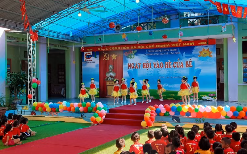 Hoạt động chào hè của học sinh Trường mầm non xã Thái Tân, Nam Sách, Hải Dương. (Ảnh chụp năm 2020)