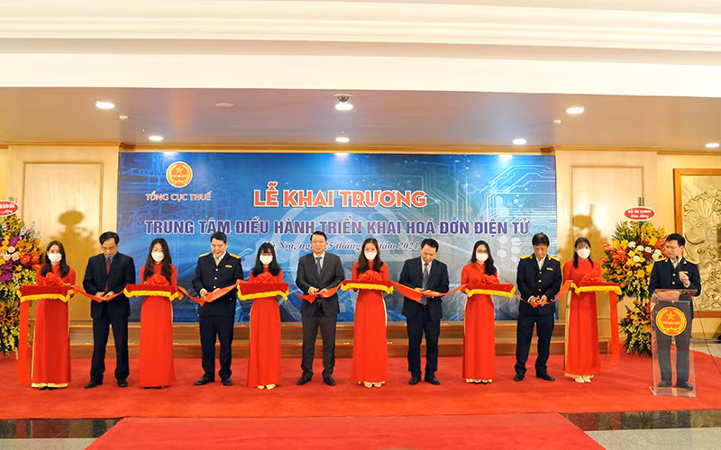 Khánh thành hệ thống Trung tâm điều hành triển khai hóa đơn điện tử ngành Thuế.