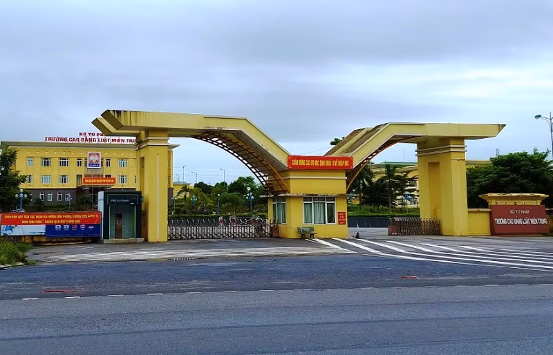 Trường cao đẳng Luật Miền Trung, nơi tỉnh Quảng Bình trưng dụng làm cơ sở điều trị Covid-19 dã chiến. 