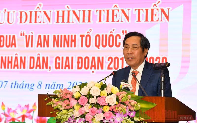 Báo Nhân Dân giao lưu các điển hình tiên tiến trong các phong trào thi đua vì an ninh Tổ quốc -0