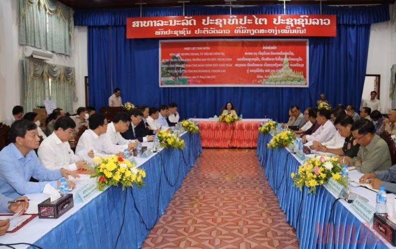 Toàn cảnh cuộc làm việc của đồng chí Trương Thị Mai tại tỉnh Bolykhamxay. (Ảnh: Xuân Sơn)