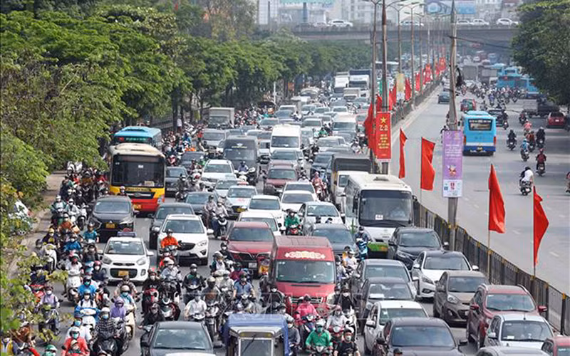 Cửa ngõ Thủ đô ùn tắc kéo dài trong ngày đầu kỳ nghỉ lễ 30/4-1/5