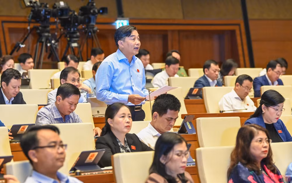 Đại biểu Nguyễn Minh Sơn - Đoàn Đại biểu Quốc hội tỉnh Tiền Giang. (Ảnh: KHOA NGUYÊN)
