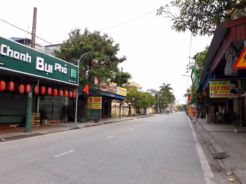 Thị trấn Cổ Lễ, huyện Trực Ninh (Nam Định) thực hiện giãn cách khi xuất hiện các ca bệnh Covid-19 trên địa bàn.
