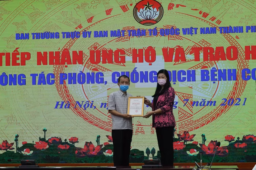 Hà Nội tiếp nhận 100 bộ nghìn bộ test nhanh Covid-19 “made in Vietnam” -0