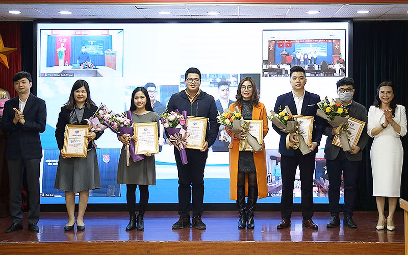 Trao Giải thưởng báo chí toàn quốc về công tác Đoàn năm 2021 -0