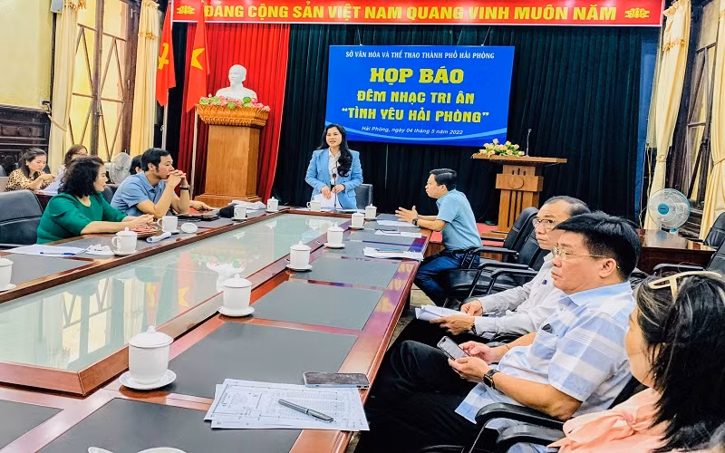 Quang cảnh họp báo Đêm nhạc “Tình yêu Hải Phòng”.