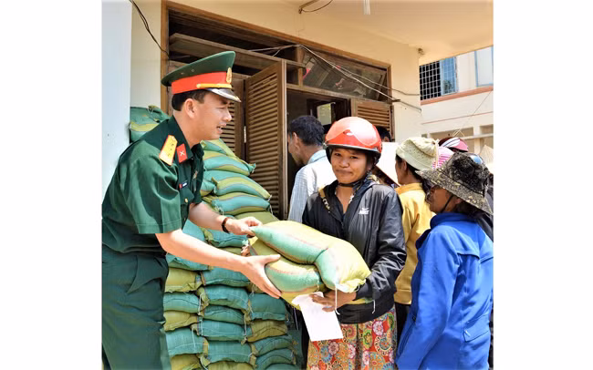 Học tiếng Ê Đê giúp cán bộ, chiến sĩ Bộ Chỉ huy quân sự tỉnh Đắk Lắk thực hiện tốt hơn công tác tuyên truyền, vận động đồng bào dân tộc thiểu số.