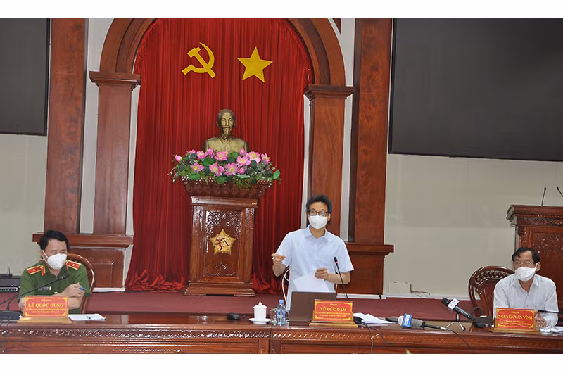 Phó Thủ tướng Vũ Đức Đam phát biểu tại buổi làm việc với tỉnh Tiền Giang. 