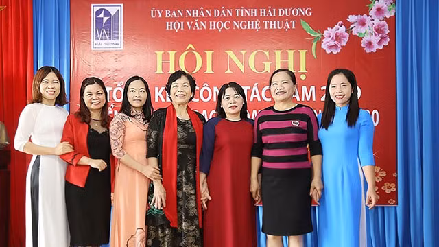 Hải Dương là tỉnh có nhiều nữ tác giả vừa viết văn, vừa dạy học.