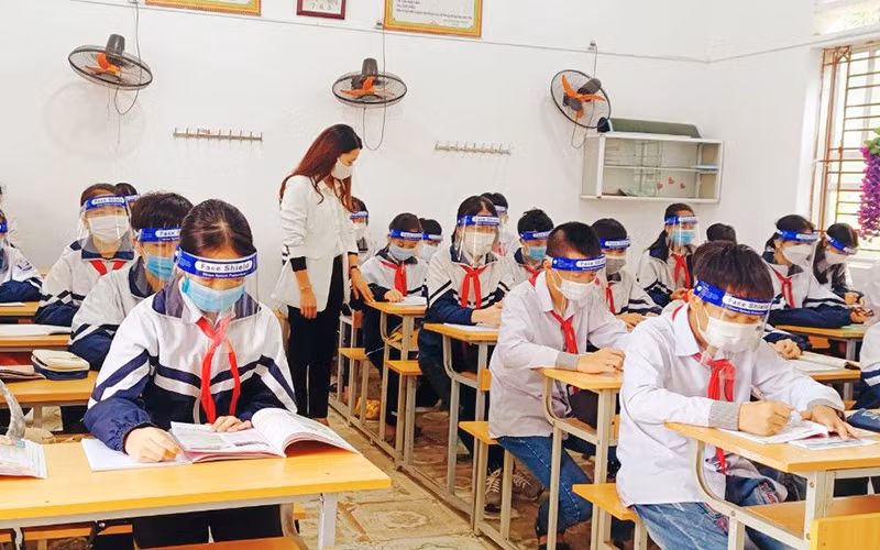 Giờ học tại Trường trung học cơ sở Tử Đà, huyện Phù Ninh.