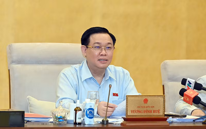 Chủ tịch Quốc hội Vương Đình Huệ phát biểu ý kiến tại cuộc họp. (Ảnh: Duy Linh)