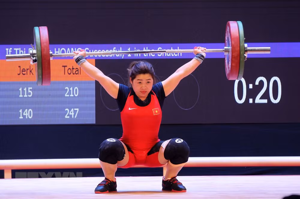 Cô gái dân tộc Giáy Hoàng Thị Duyên phá kỷ lục SEA Games -0