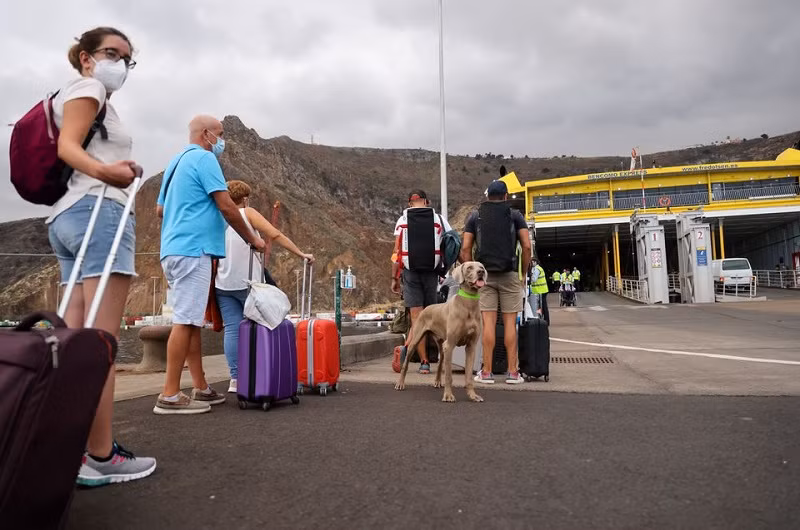 Núi lửa đảo La Palma hoạt động tăng cường, sân bay buộc phải đóng cửa -0