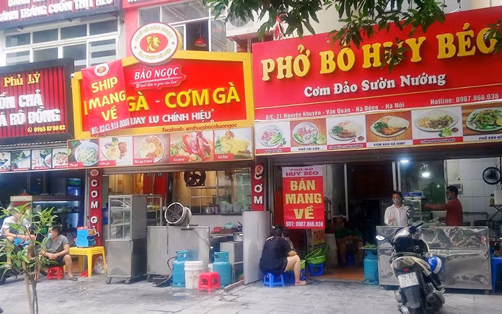 Hầu hết chủ các cửa hàng được mở cửa trở lại đều chung tâm lý phấn khởi, nhưng cũng lo lắng lượng khách không đạt kỳ vọng.