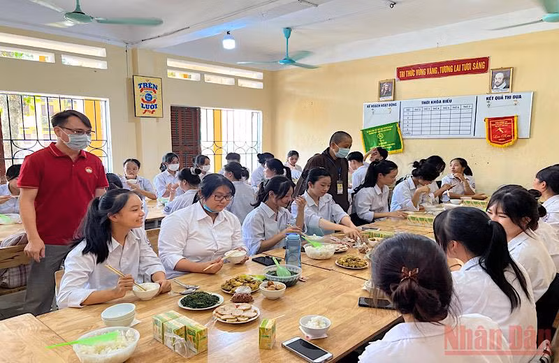 Đông đảo tình nguyện viên trên cả nước tham gia “Tiếp sức mùa thi” -0