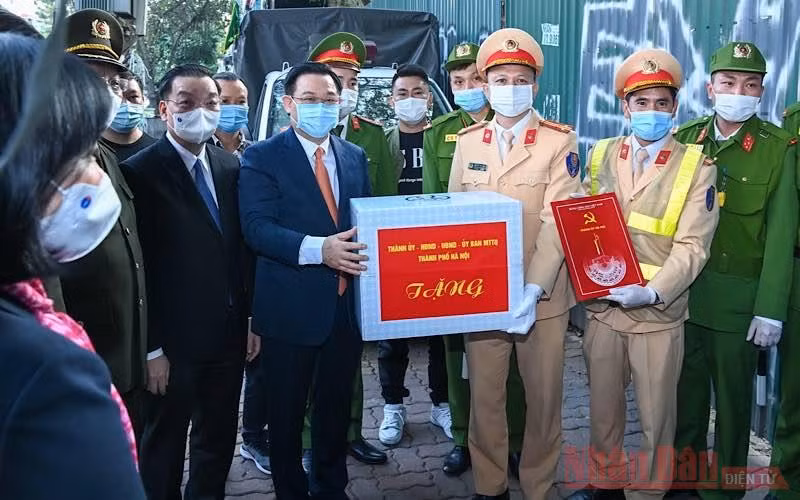 Lãnh đạo thành phố Hà Nội dâng hương tưởng nhớ Chủ tịch Hồ Chí Minh -0