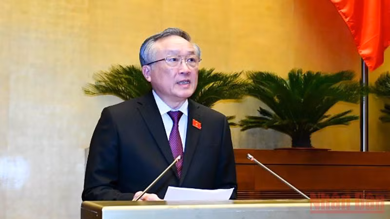 Chánh án Tòa án nhân dân tối cao Nguyễn Hòa Bình trình bày báo cáo về công tác của các Tòa án năm 2021. Ảnh: LINH NGUYÊN