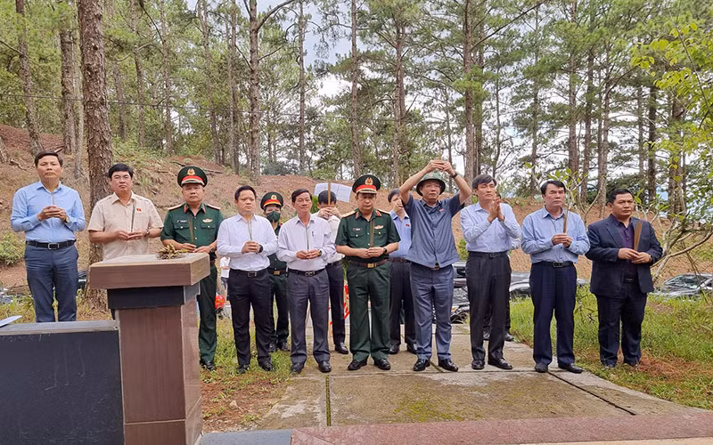 Phó Chủ tịch Quốc hội Trần Quang Phương khảo sát tuyến đường Trường Sơn Đông -0